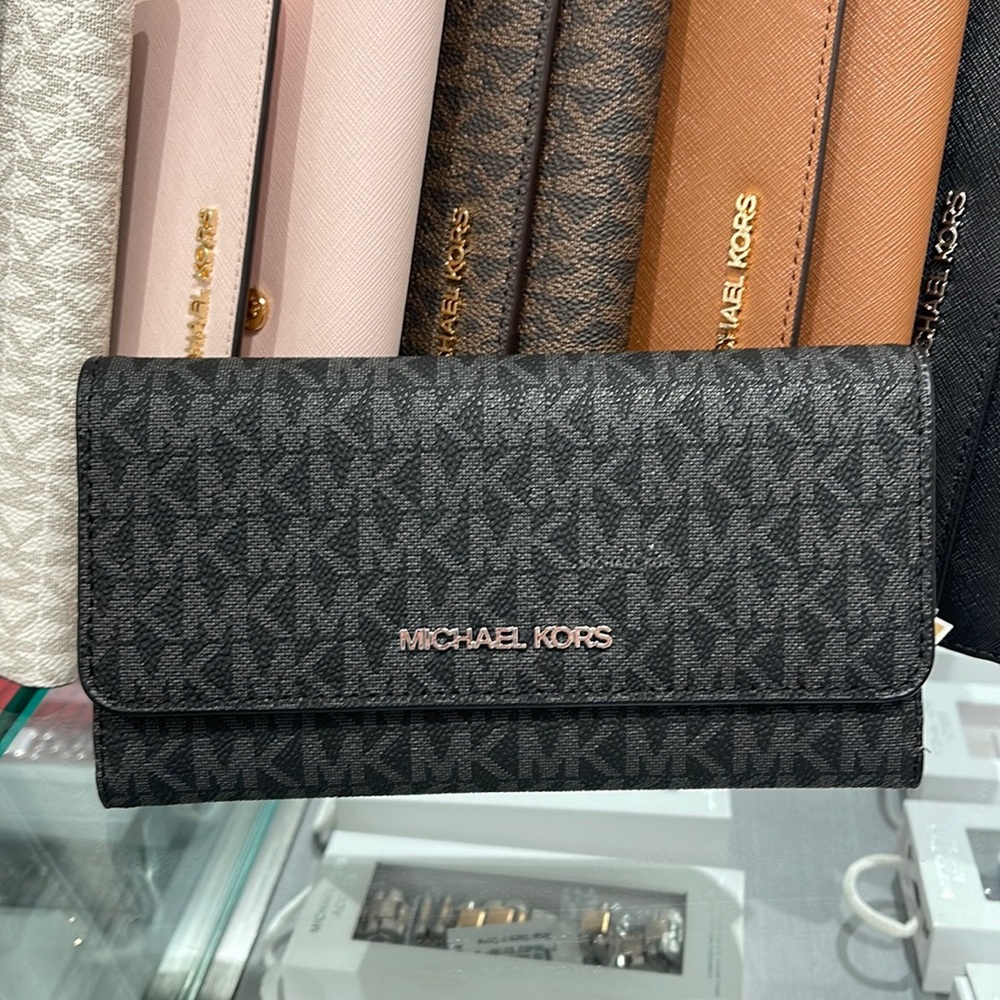 MICHAEL KORS JET SET TRV LARGE TRIFOLD BLACK - Picture 1 of 16
